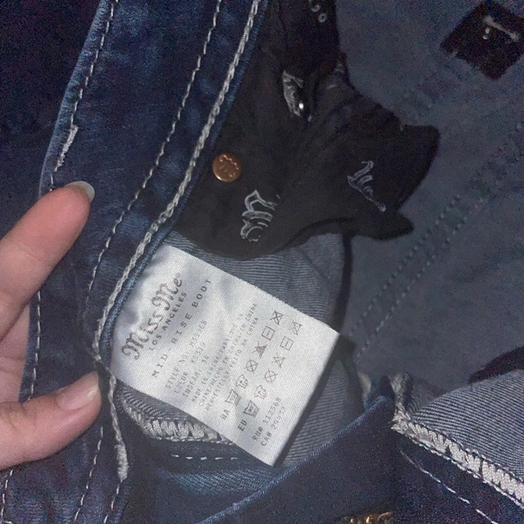 Miss Me jeans size 31 horseshoe feather mid rise boot - Picture 7 of 9